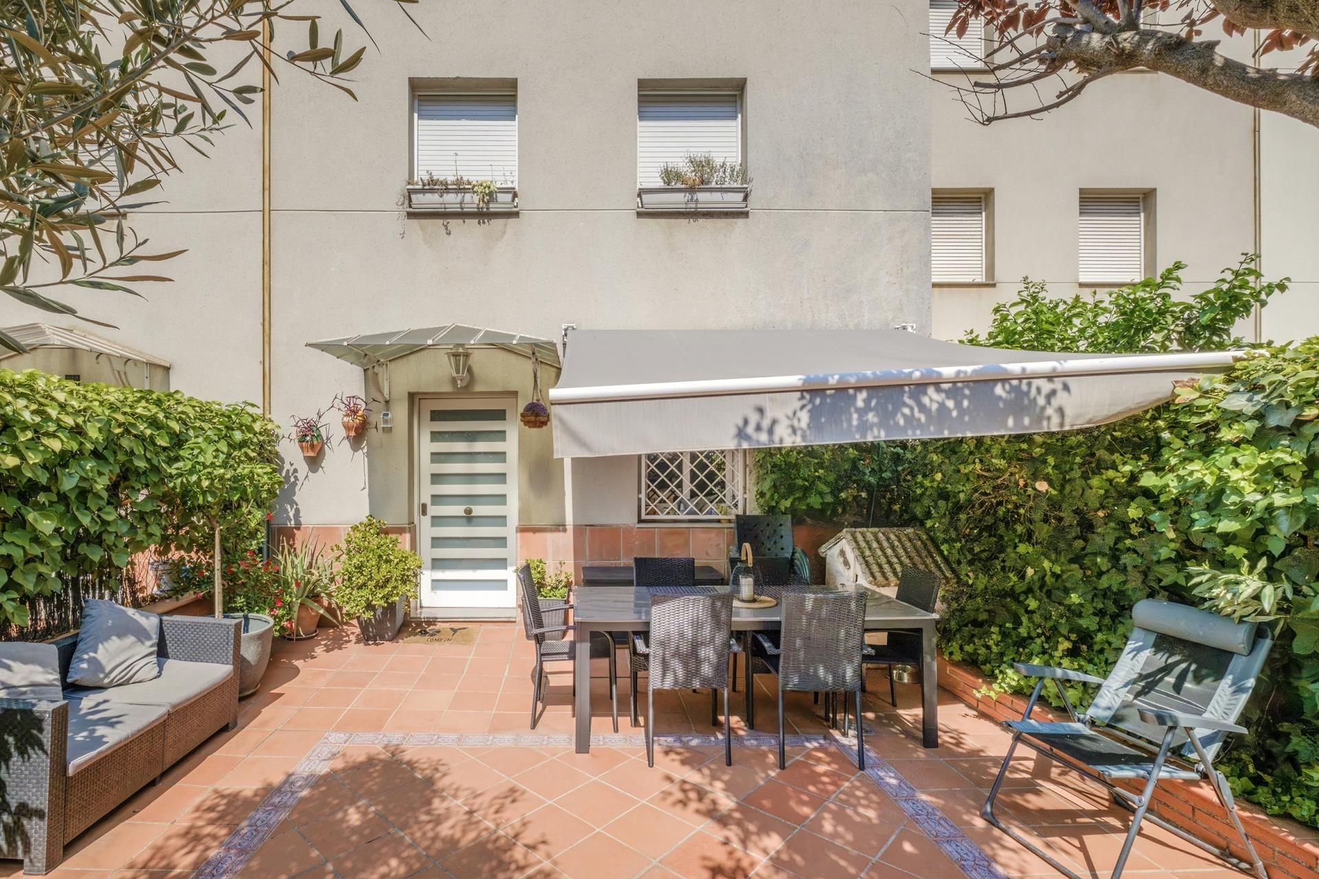 Jardín de Casa adosada en venta en Terrassa con Aire acondicionado, Calefacción y Jardín privado