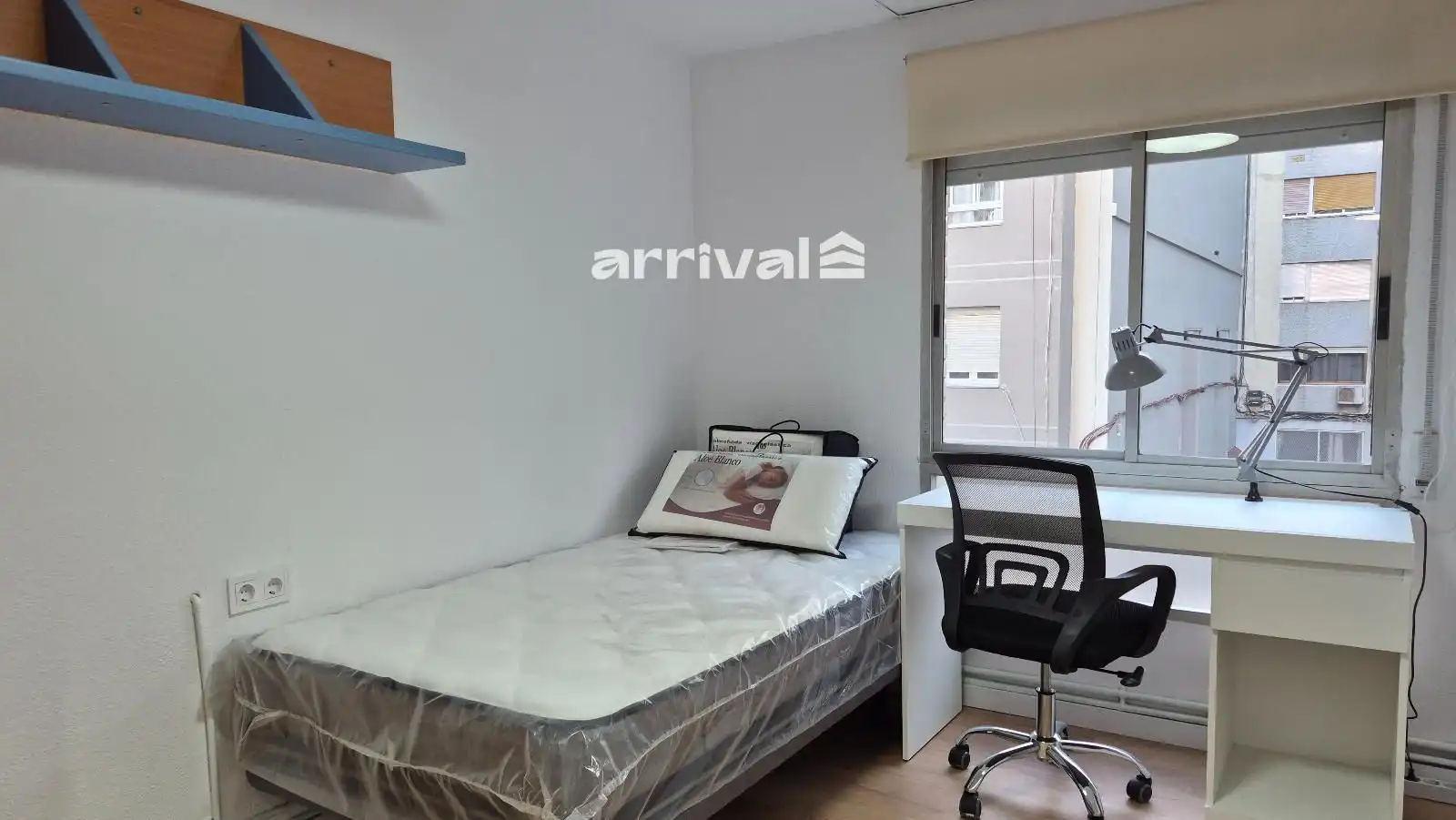 Schlafzimmer von Wohnung zur untervermieten in Valencia mit Heizung, Terrasse und Möbliert