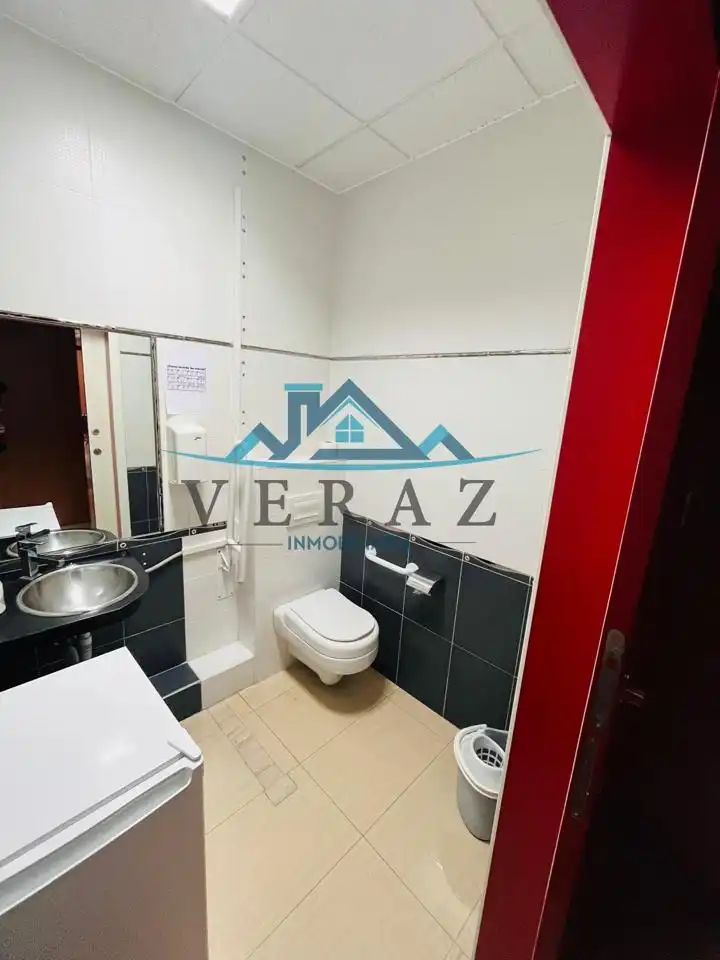 Baño de Local de alquiler en Talavera de la Reina con Aire acondicionado y Amueblado