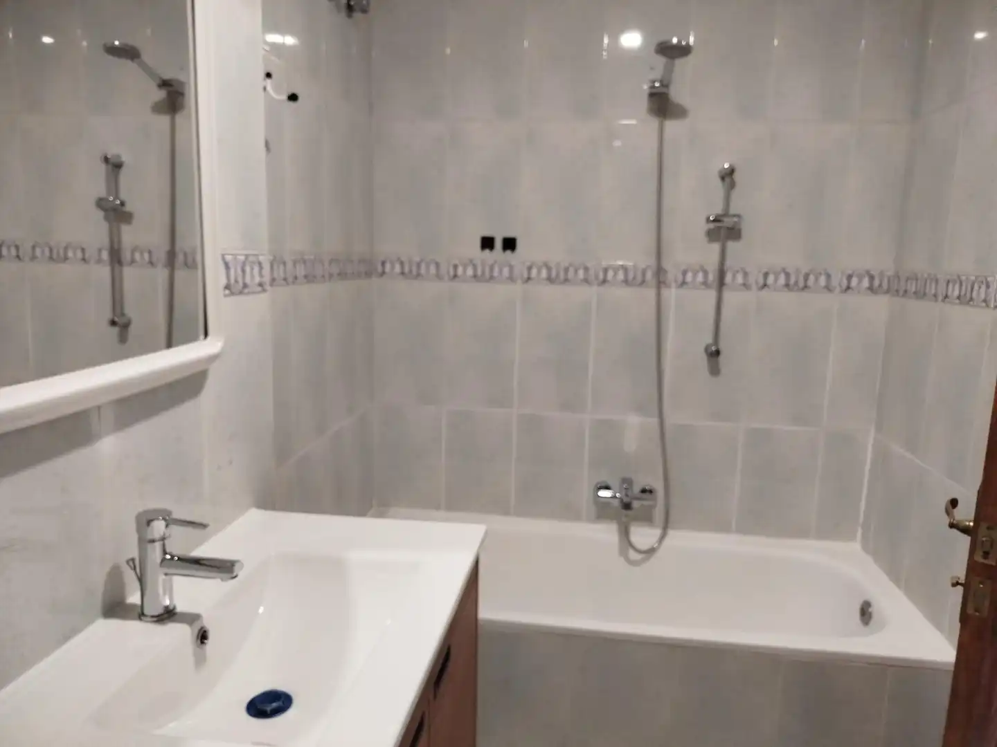 Baño de Piso en venta en Albacete con Calefacción, Trastero y Balcón