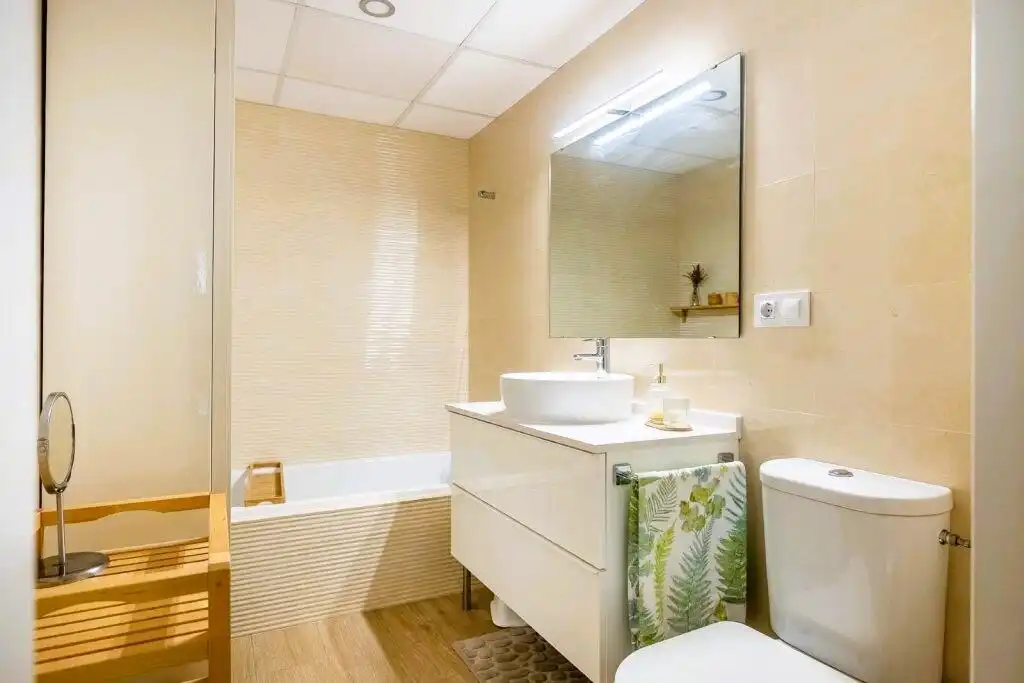 Badezimmer von Wohnung zum Verkauf in Sevilla mit Klimaanlage