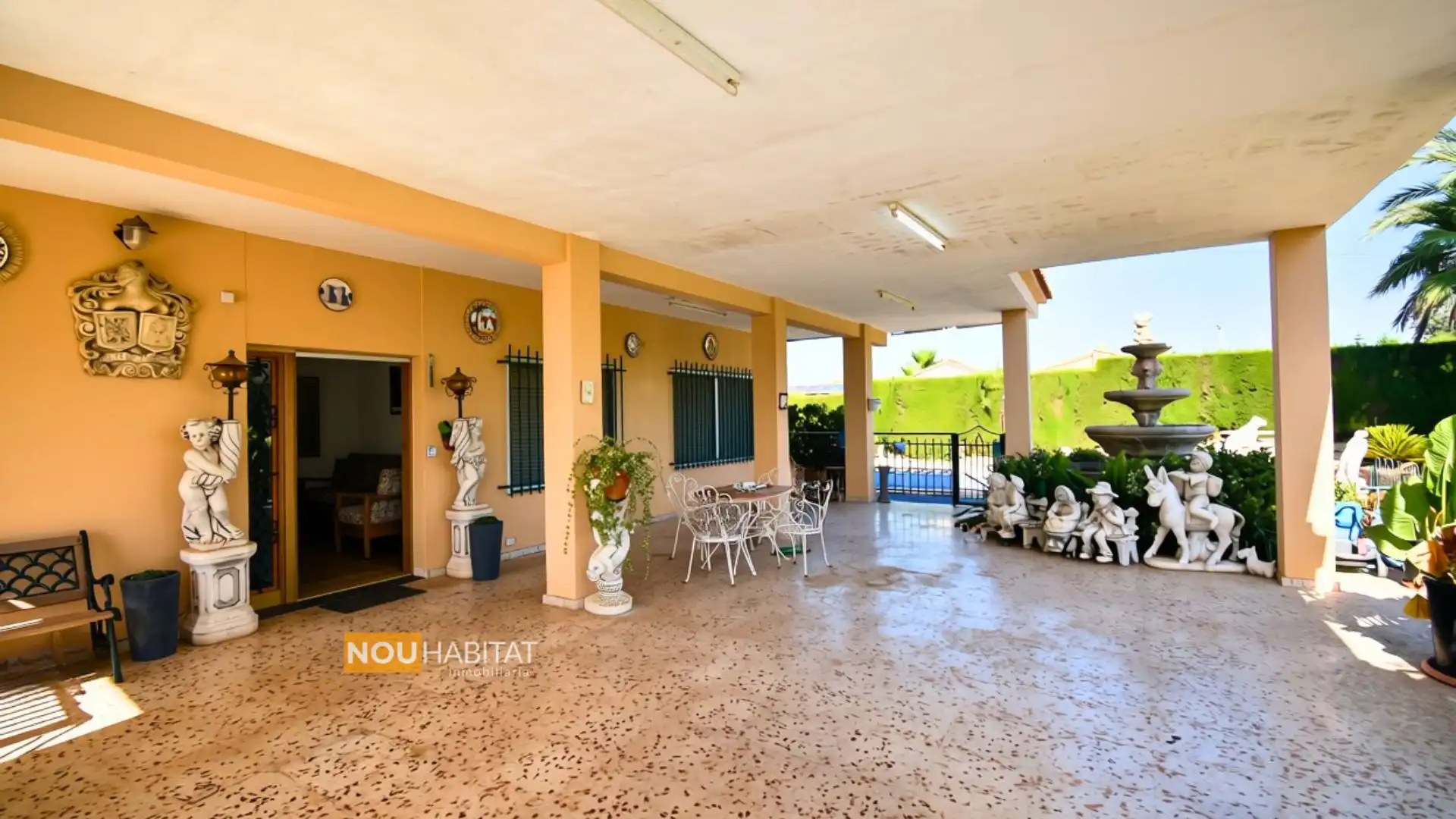 Detached house with terrace for sale in Montserrat, imagen 3