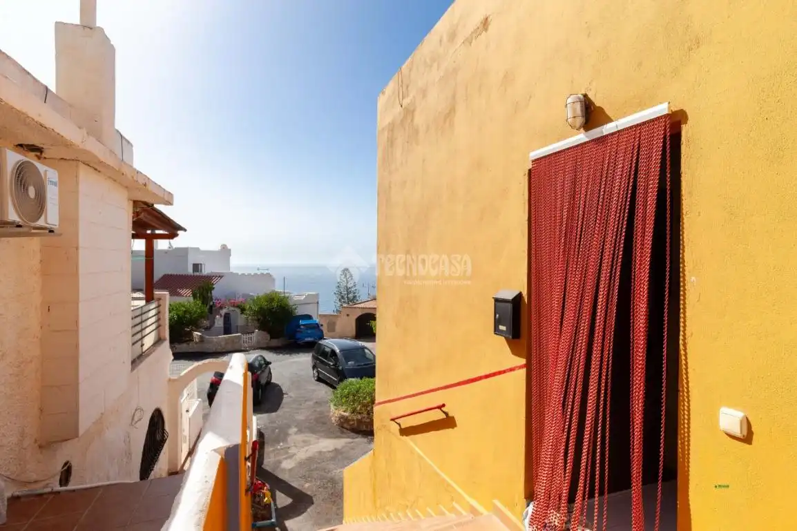 Detached homes for sale in C. Eduardo VII, Castell del Rey