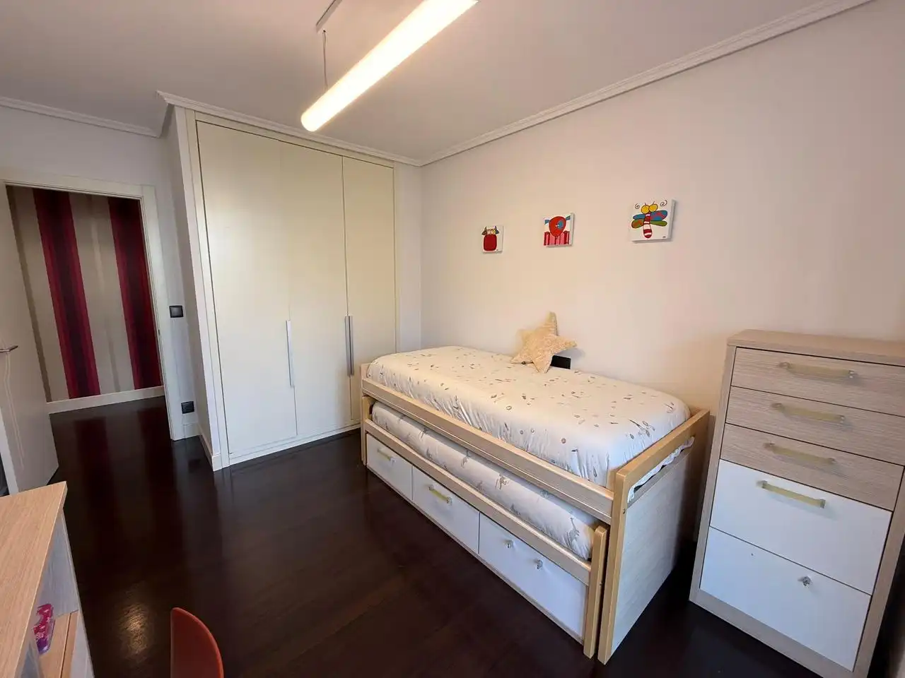 Schlafzimmer von Erdgeschoss zum Verkauf in Castro-Urdiales mit Heizung, Terrasse und Abstellraum