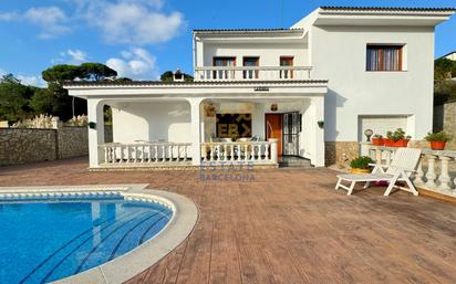 Vista exterior de Casa o xalet en venda en Lloret de Mar amb Piscina i Balcó