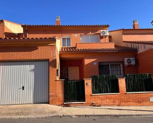 Exterior view of House or chalet for sale in Recas  with Terrace