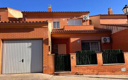 Exterior view of House or chalet for sale in Recas  with Terrace