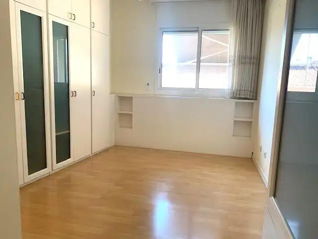 Habitación de Piso en venta en Badalona con Aire acondicionado, Calefacción y Parquet