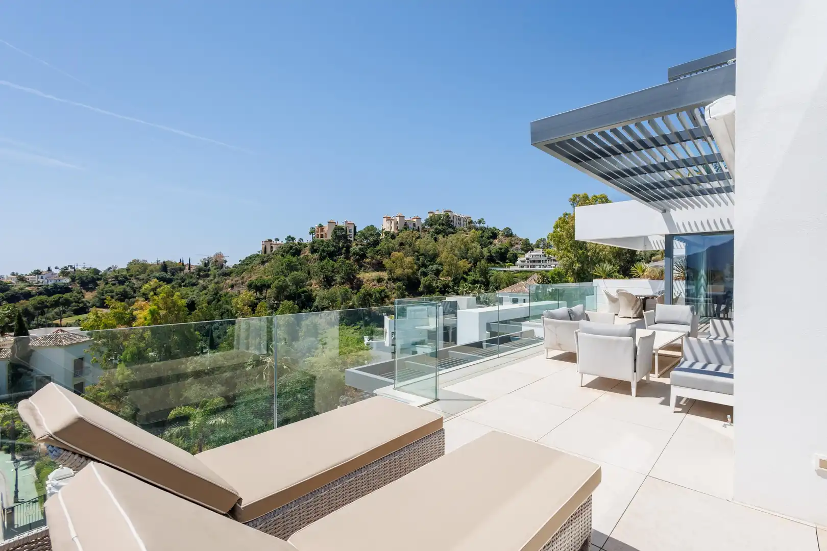Terraza de Apartamento en venta en Benahavís con Aire acondicionado, Calefacción y Jardín privado