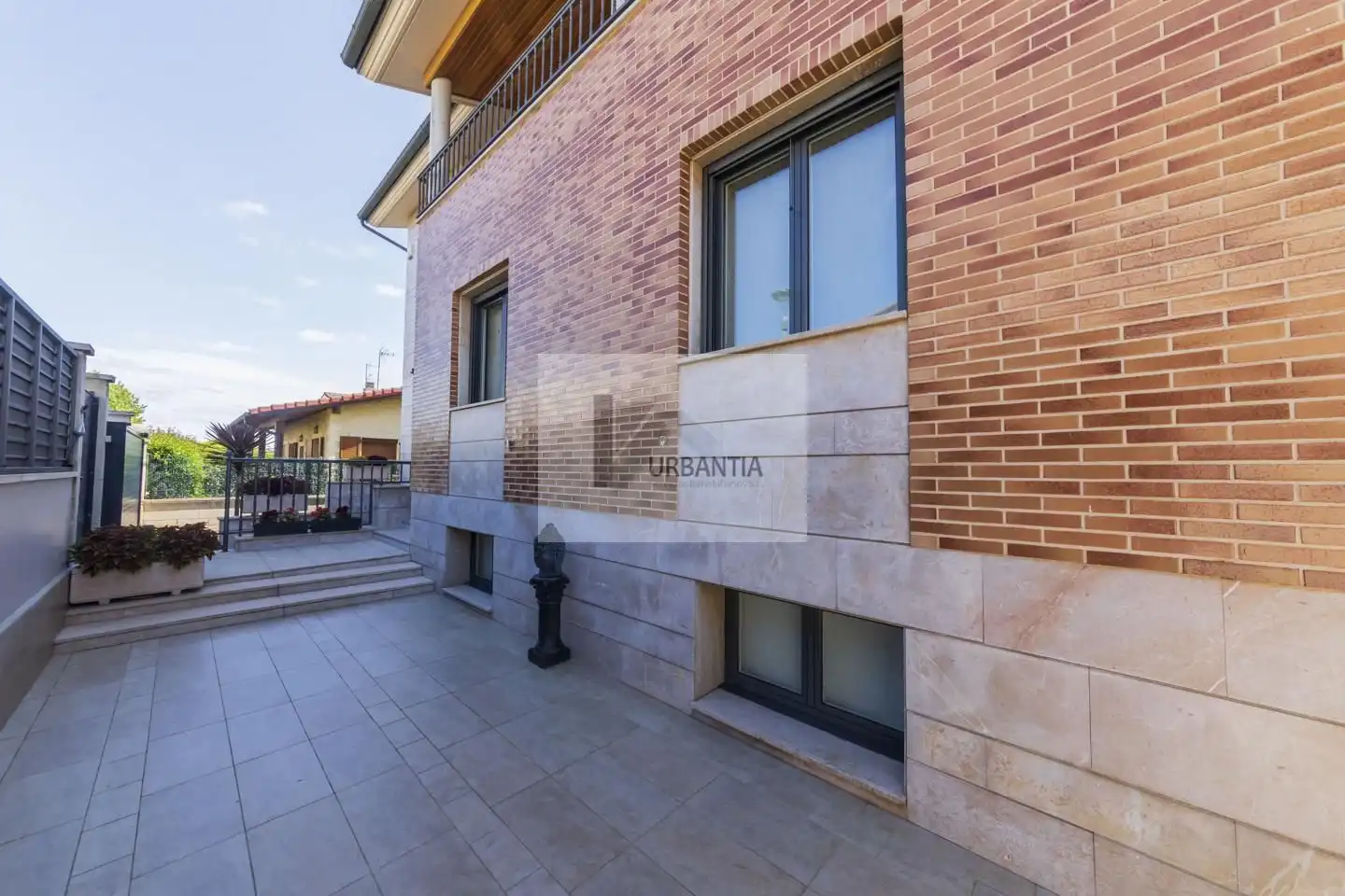 Vista exterior de Casa o chalet en venta en Cizur con Calefacción, Jardín privado y Parquet