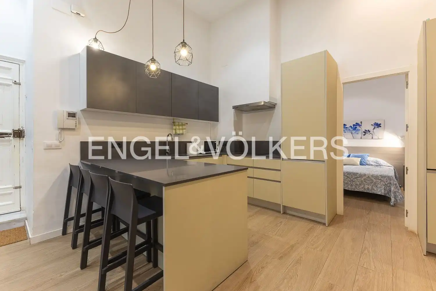 Cuina de Planta baixa en venda en L'Eixample