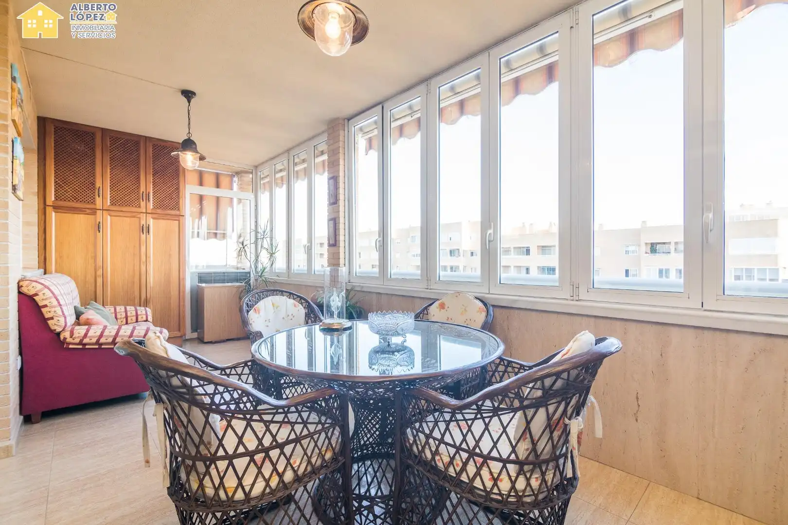 Terraza de Apartamento en venta en Alicante / Alacant con Aire acondicionado, Calefacción y Piscina comunitaria