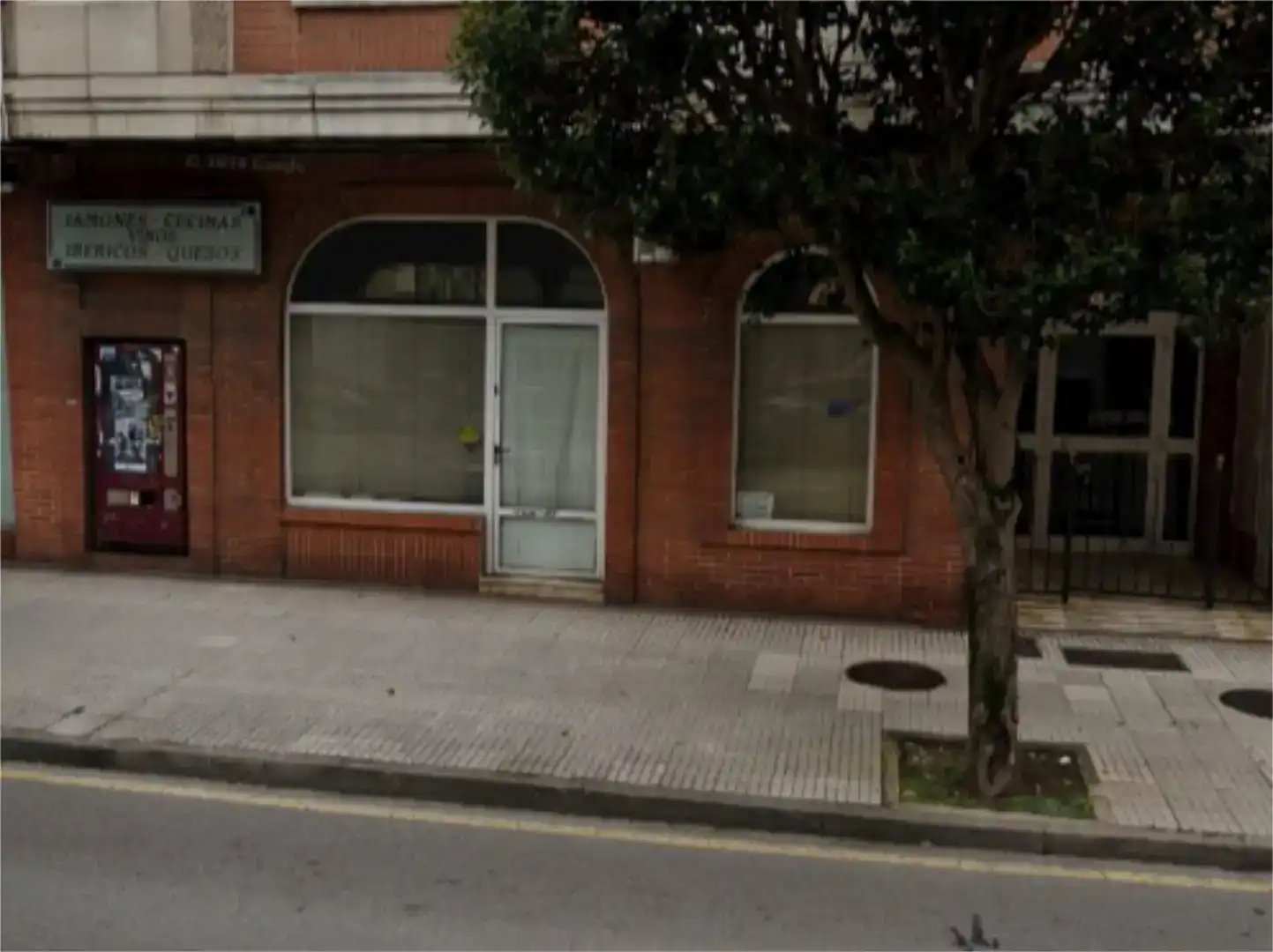 Vista exterior de Local de lloguer en Gijón  amb Moblat