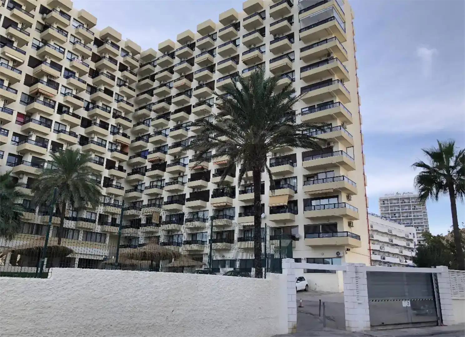 Außenansicht von Wohnungen zum Verkauf in Benalmádena mit Schwimmbad und Balkon