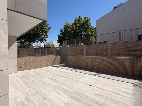 Terraza de Casa adosada en venta en Boadilla del Monte con Aire acondicionado, Calefacción y Jardín privado