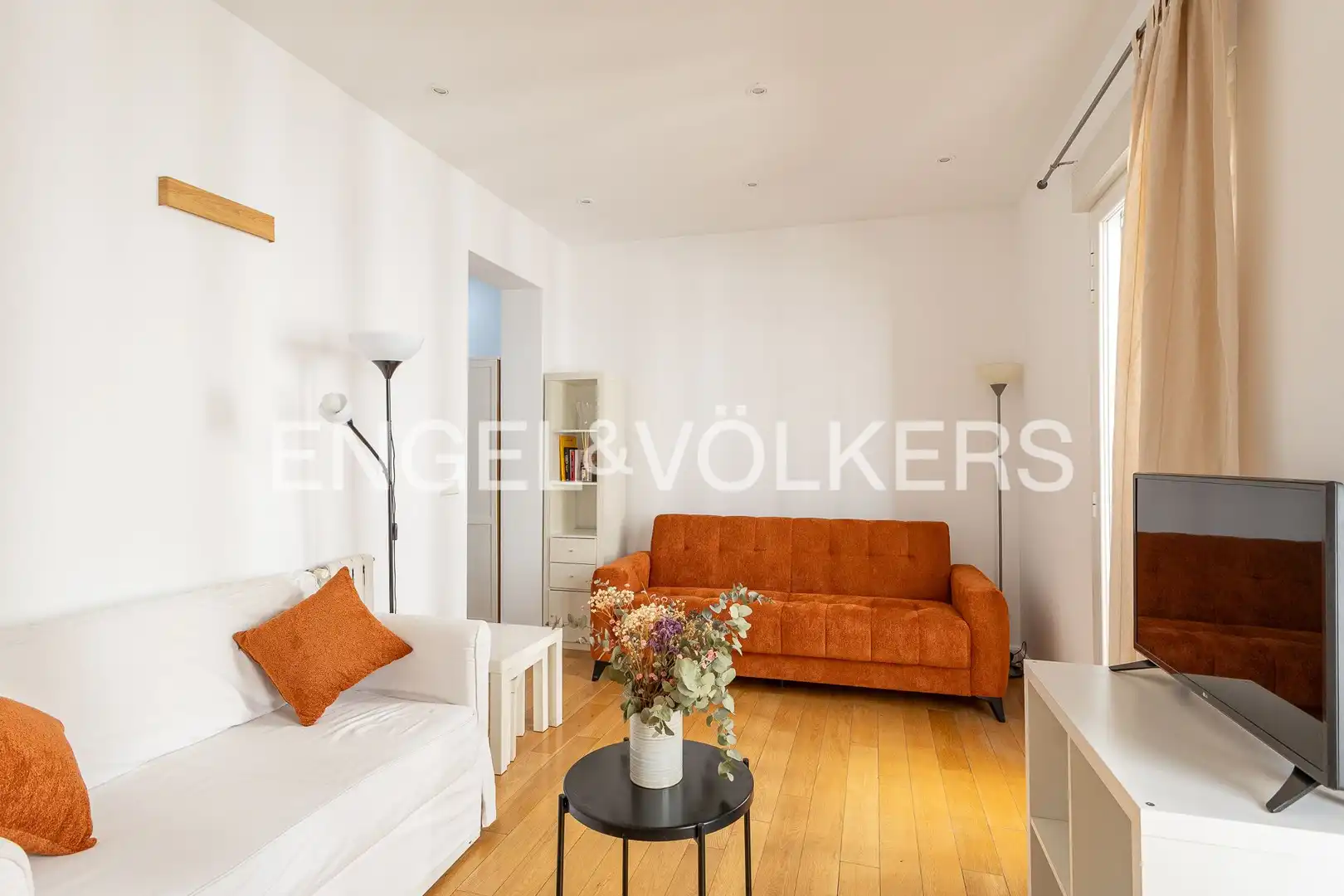 Wohnzimmer von Wohnung zur Miete in Madrid mit Heizung, Möbliert und Balkon