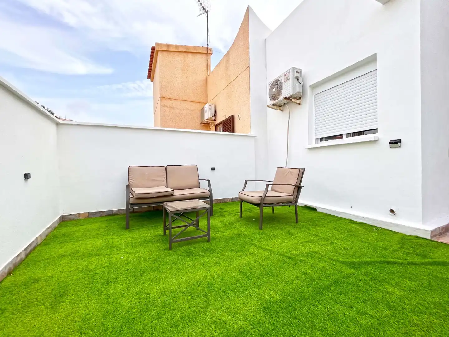Casa aparellada amb jardí en venda a Orihuela Costa, imagen 5