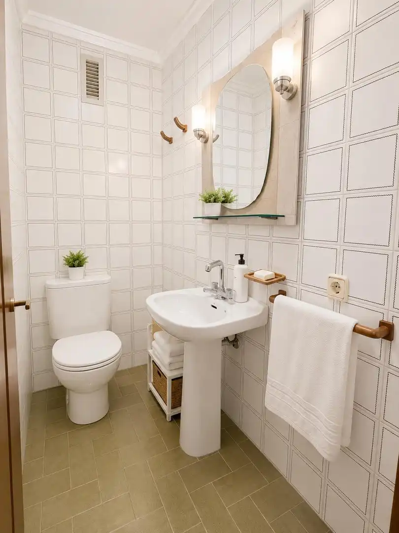 Bathroom of Flat for sale in Valencia  with Air Conditioner, Furnished and Balcony