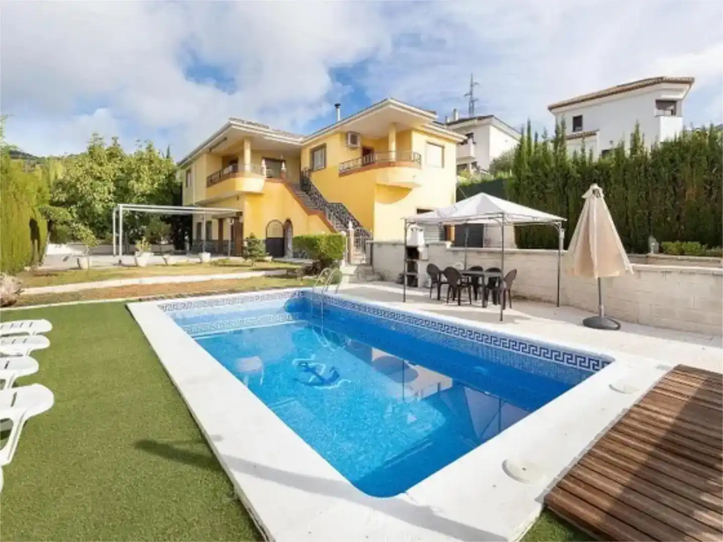 Piscina de Casa o xalet en venda en Huétor de Santillán amb Aire condicionat, Piscina i Balcó