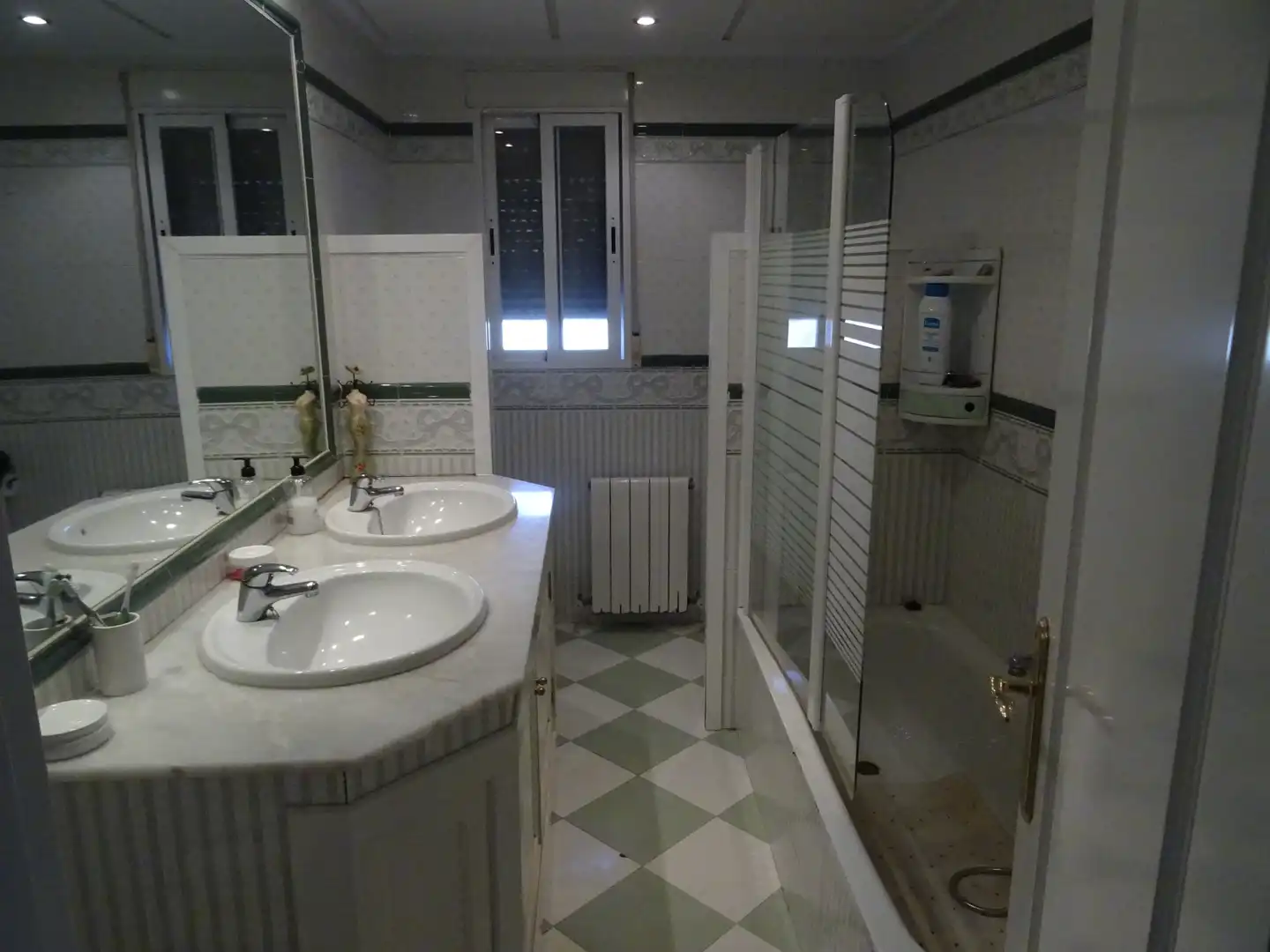 Bathroom of Houses for sale in Córdoba  with Air Conditioner, Private garden and Terrace