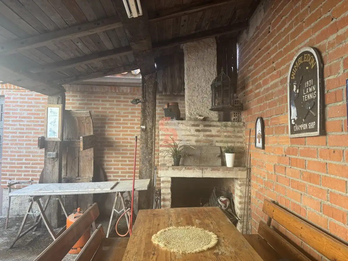 Casa o chalet en venta en Alcazarén con Calefacción, Terraza y Trastero