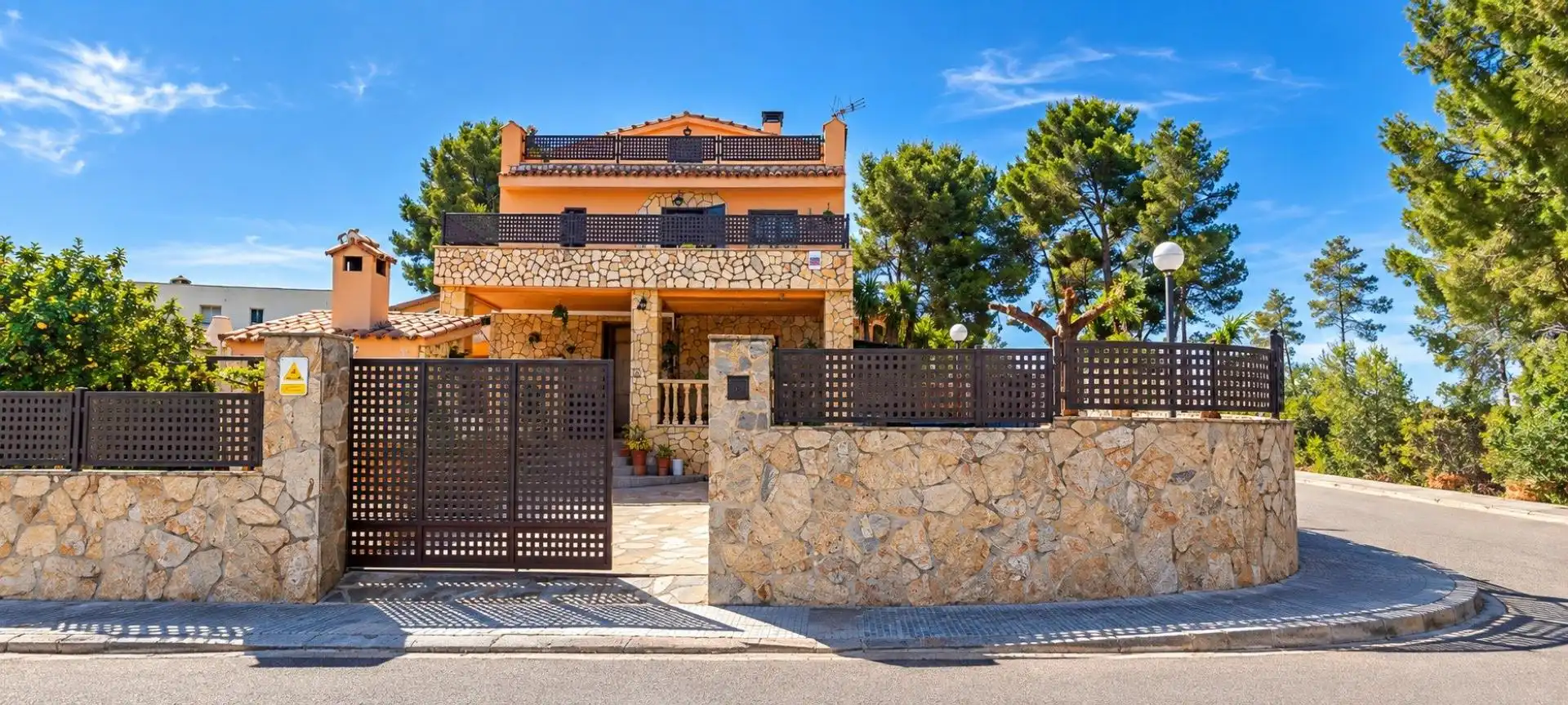 Vista exterior de Casa adosada en venta en El Catllar , Tarragona