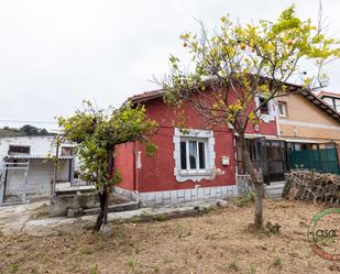 Vista exterior de Casa o xalet en venda en Castrillón amb Terrassa