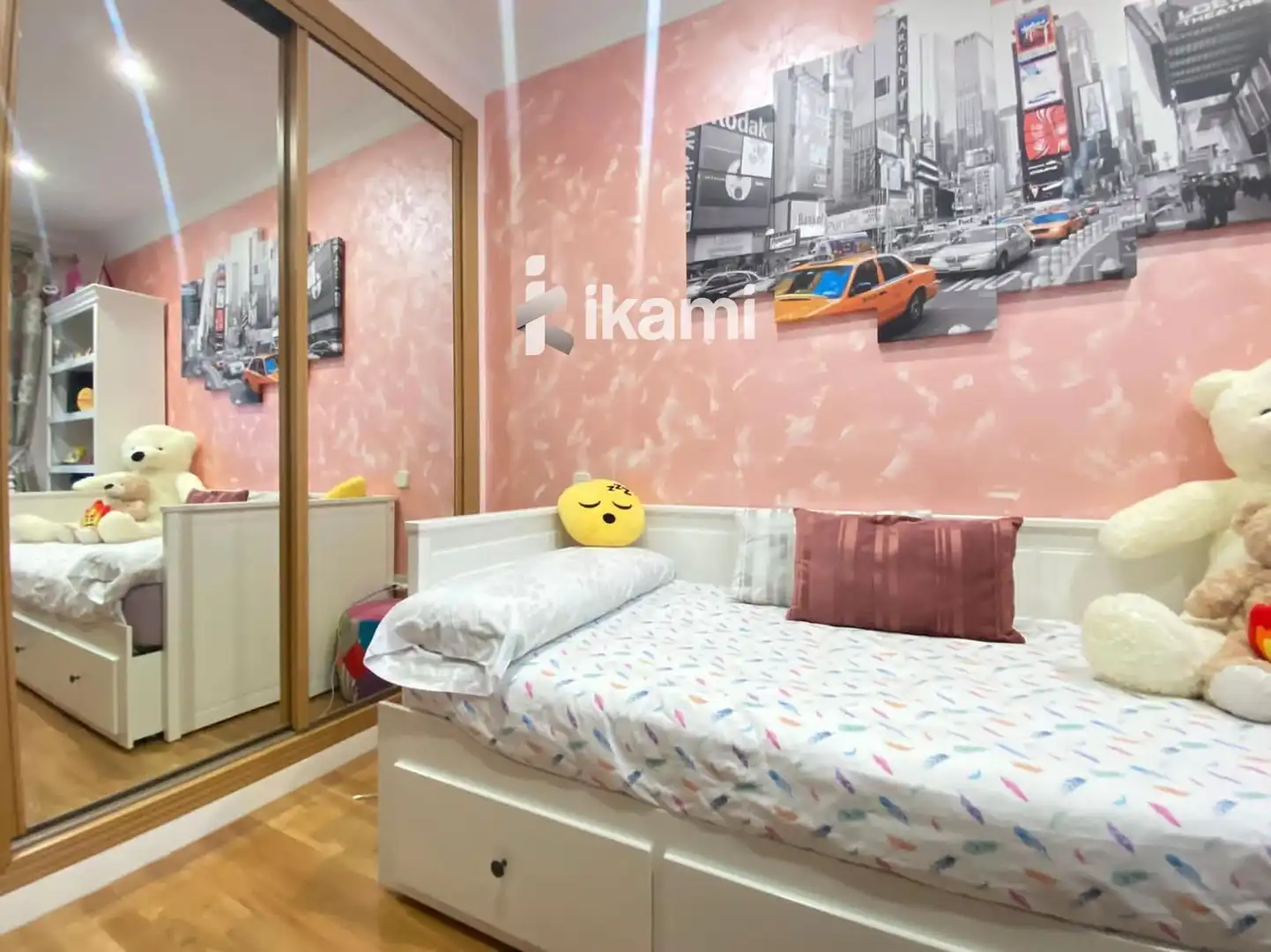 Bedroom of Flat for sale in Madrid  with Heating, Terrace and Furnished