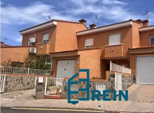 Adossat en venda a Calle Isla Ibiza 16