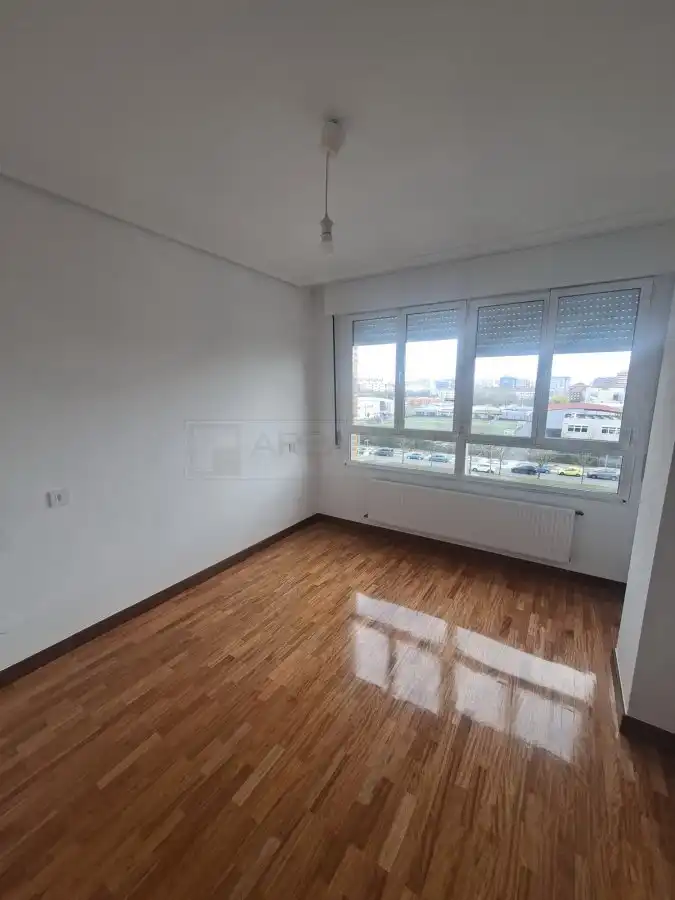 Bedroom of Flat for sale in Vitoria - Gasteiz  with Heating, Parquet flooring and Storage room