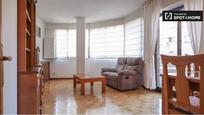 Living room of Flat to rent in  Madrid Capital  with Air Conditioner, Heating and Furnished