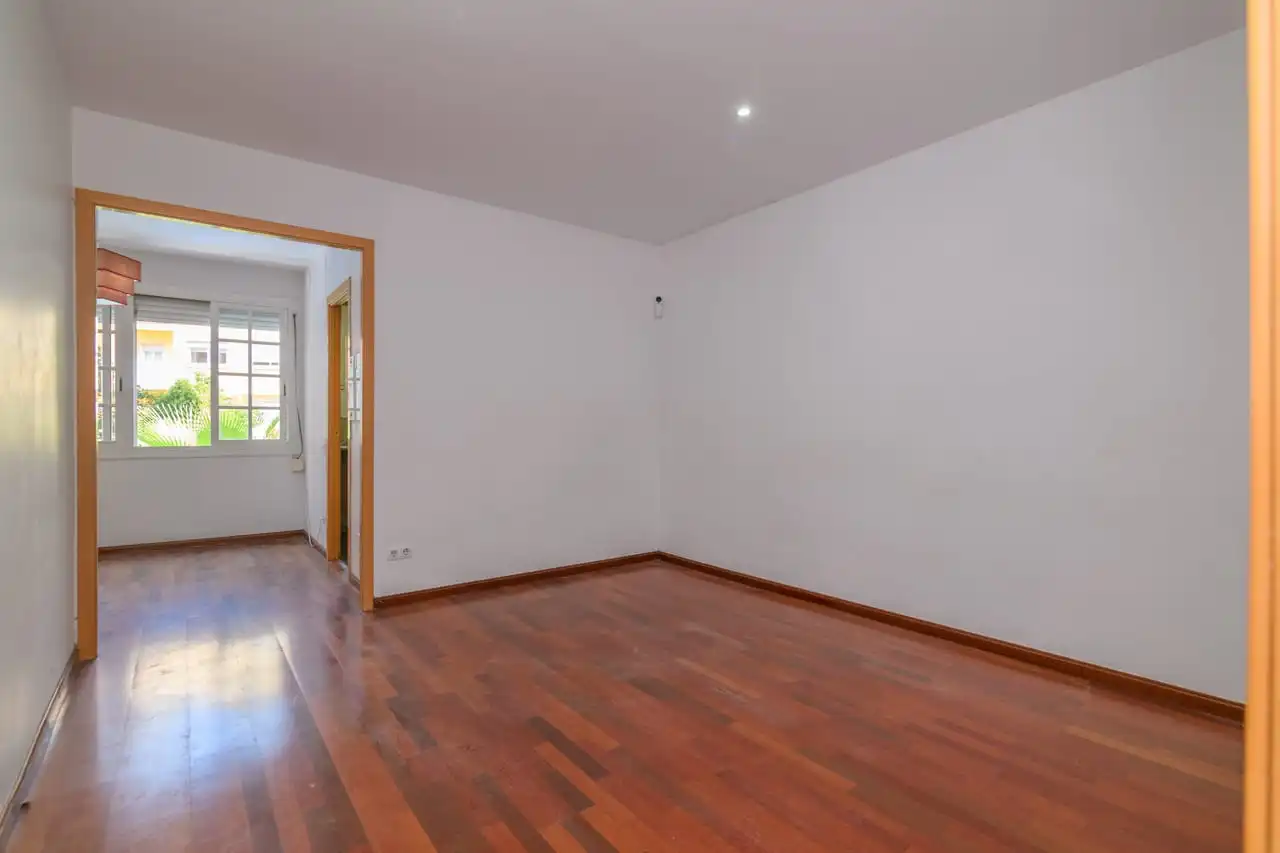 Dormitori de Pis en venda en Barcelona amb Parquet, Terrassa i Traster