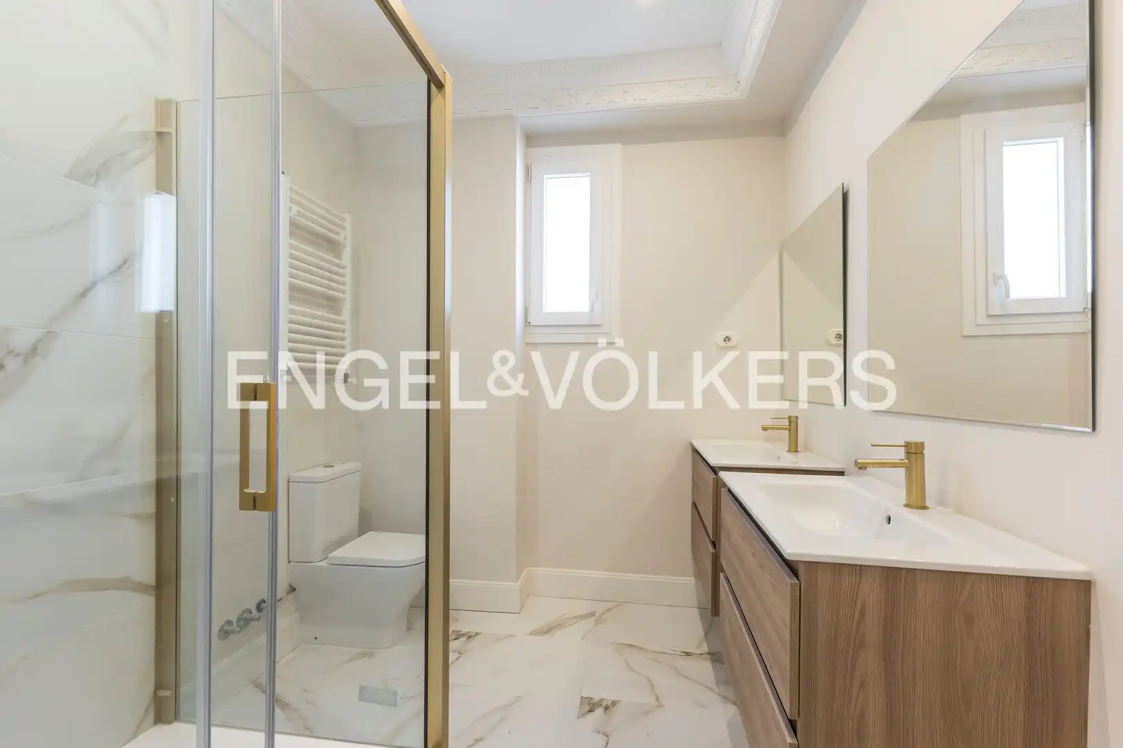 Badezimmer von Wohnung zum Verkauf in Madrid mit Klimaanlage, Heizung und Abstellraum
