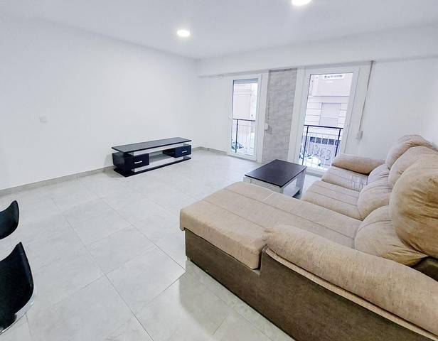 Piso en Alquiler en Reina Victoria - Miguel Hernández