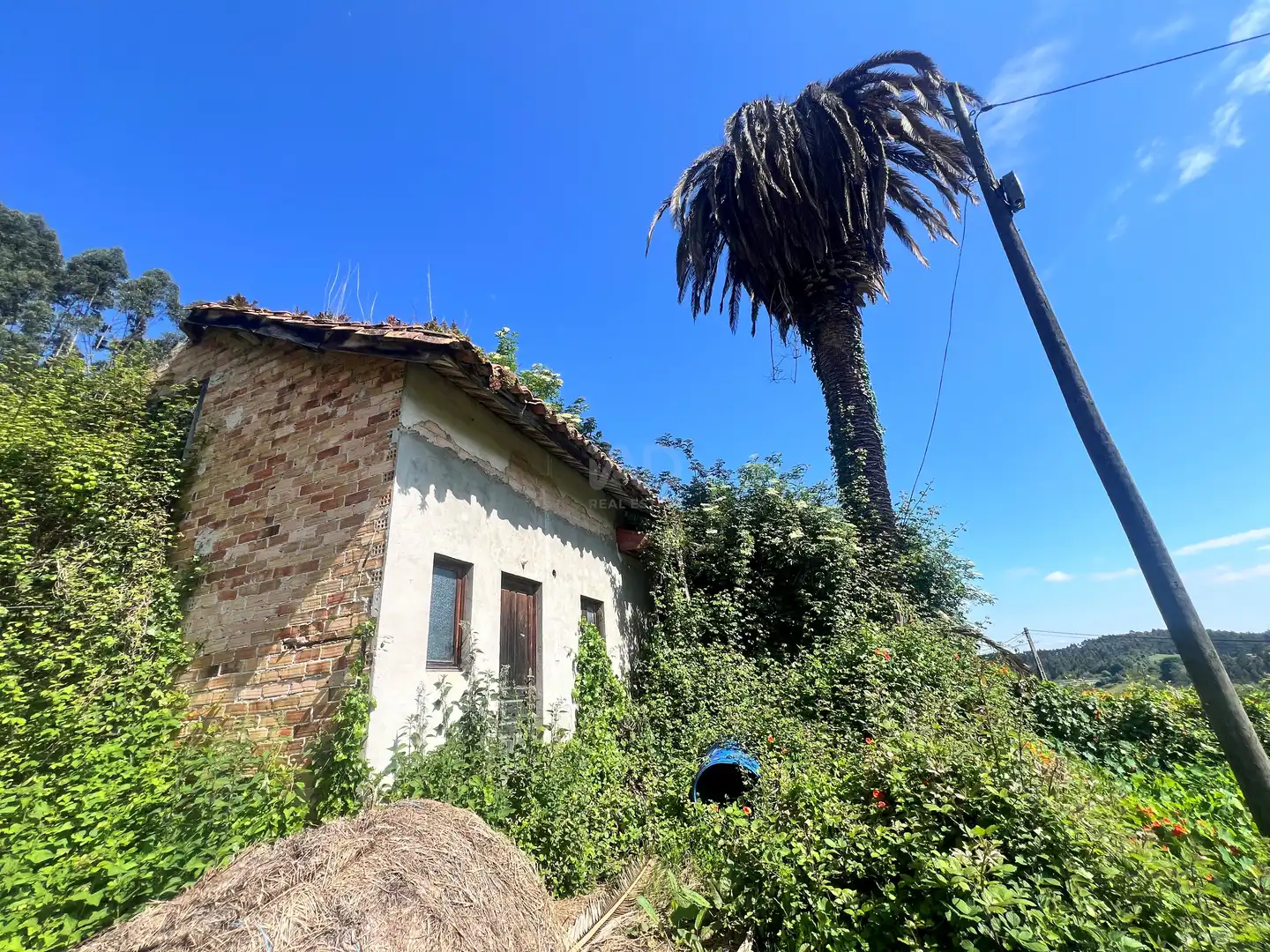 Außenansicht von Einfamilien-Reihenhaus zum Verkauf in Castrillón