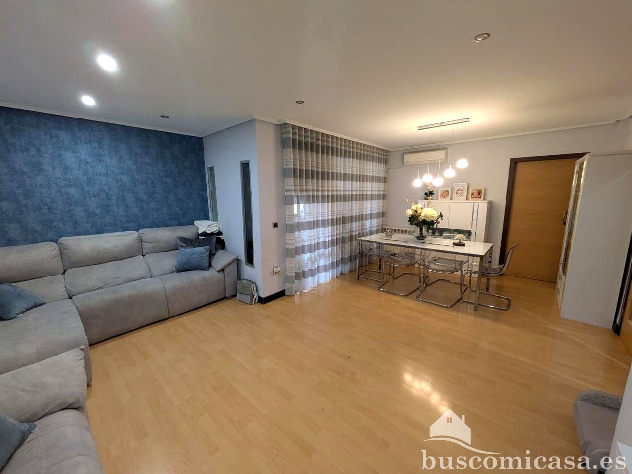 Sala d'estar de Pis de lloguer en Linares amb Aire condicionat