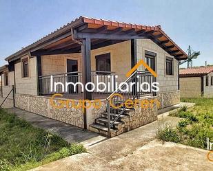 Vista exterior de Casa adosada en venda en Villalobar de Rioja amb Jardí privat, Terrassa i Traster