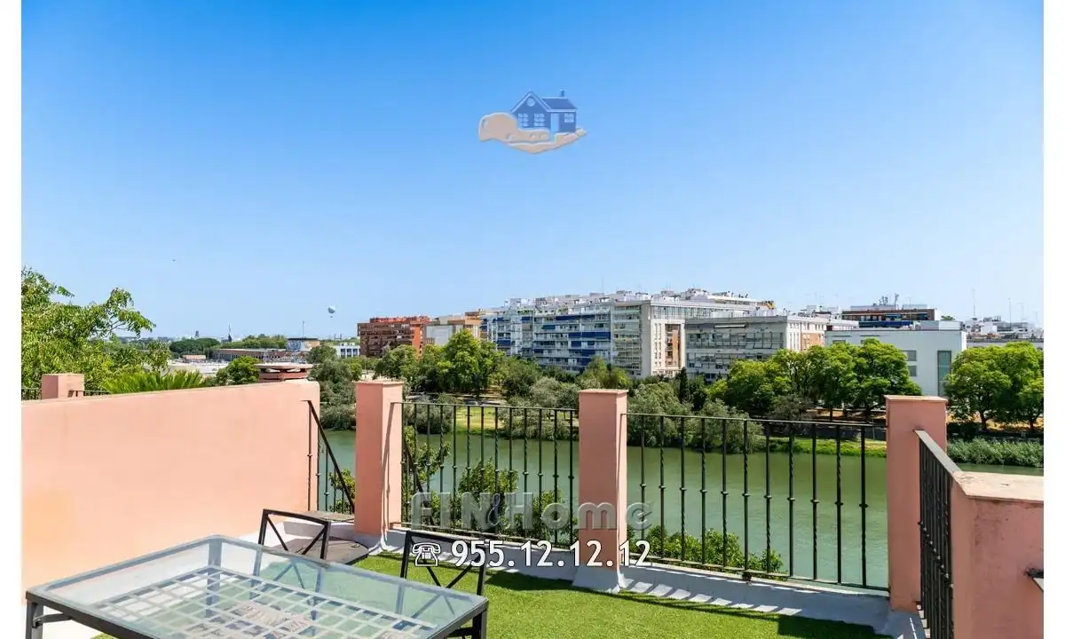 Terraza de Ático de alquiler en Sevilla con Aire acondicionado, Calefacción y Jardín privado