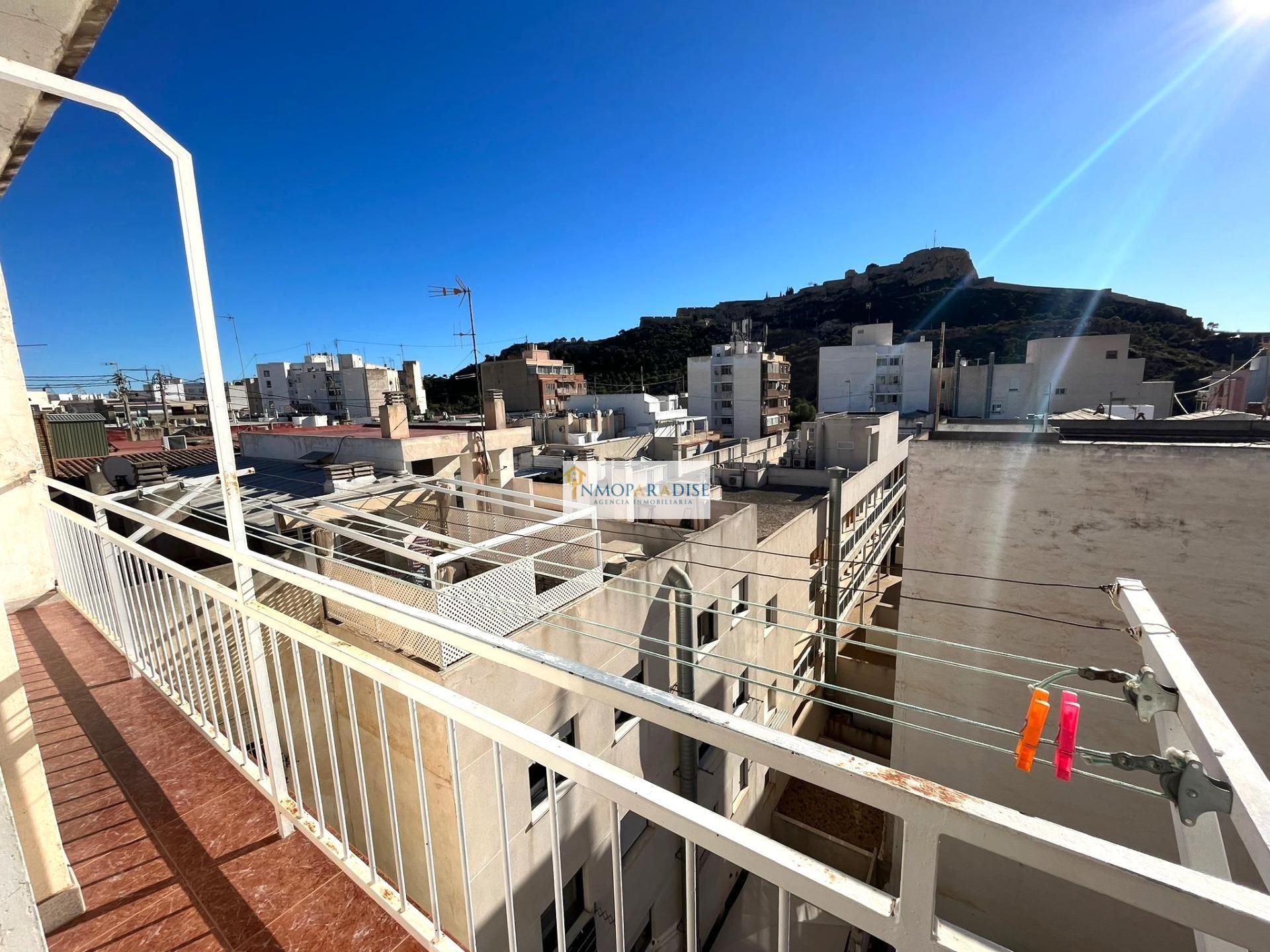 Piso en venta en Carrer Carrer de Sant Carles, Carolinas Bajas