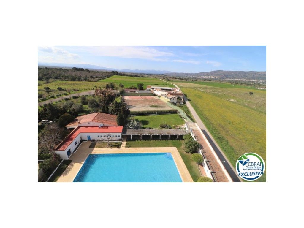 Piscina de Estudi en venda en Roses amb Moblat
