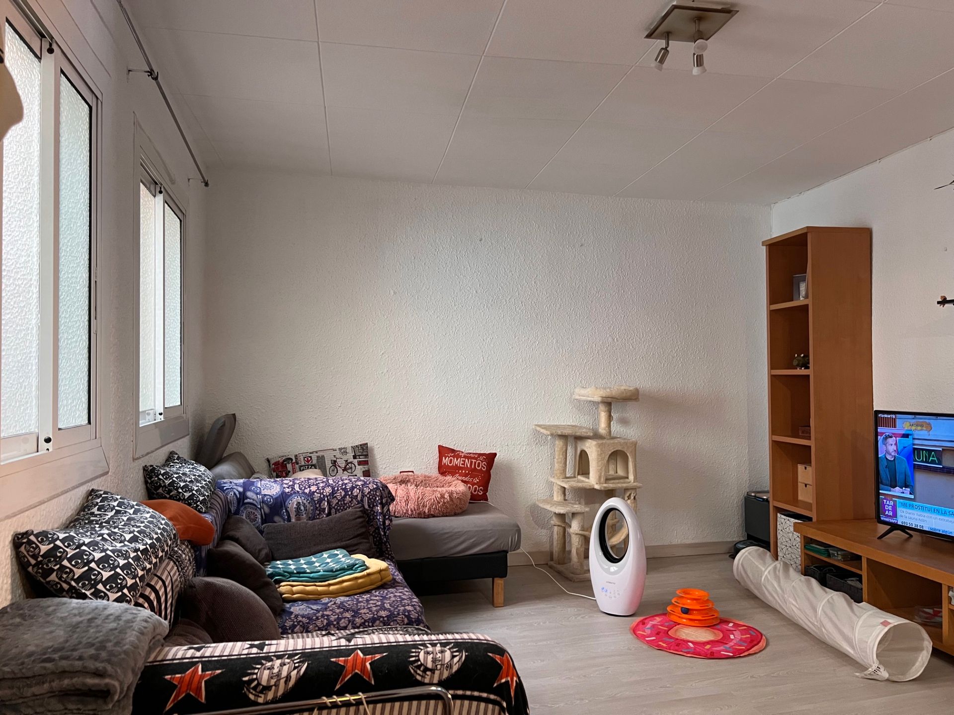 Sala d'estar de Pis en venda en Badalona amb Aire condicionat, Parquet i Forn