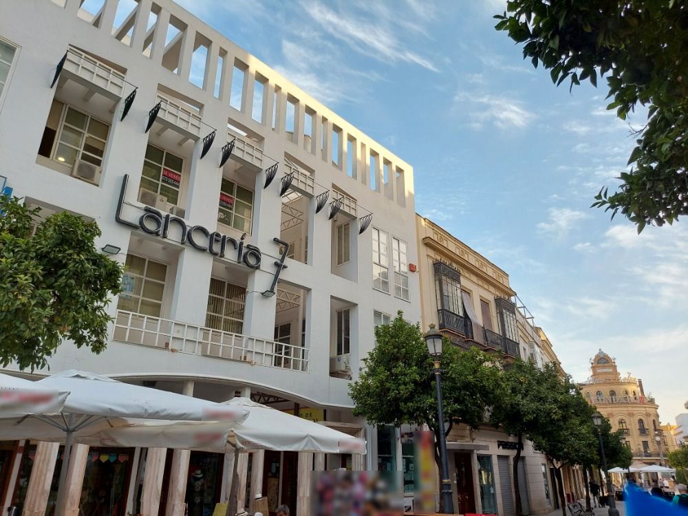 Vista exterior de Oficina en venda en Jerez de la Frontera amb Calefacció
