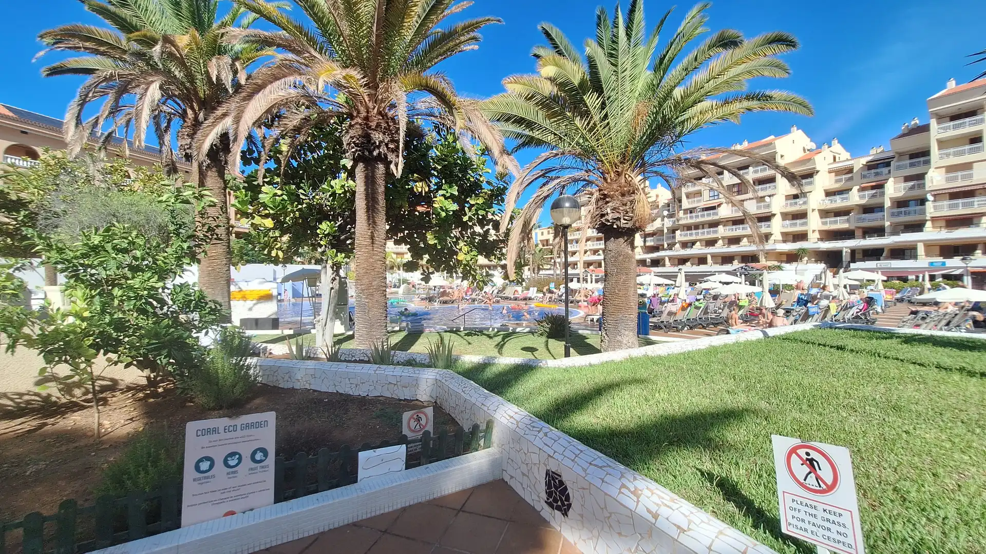 Vista exterior de Piso en venta en Arona con Aire acondicionado, Jardín privado y Terraza