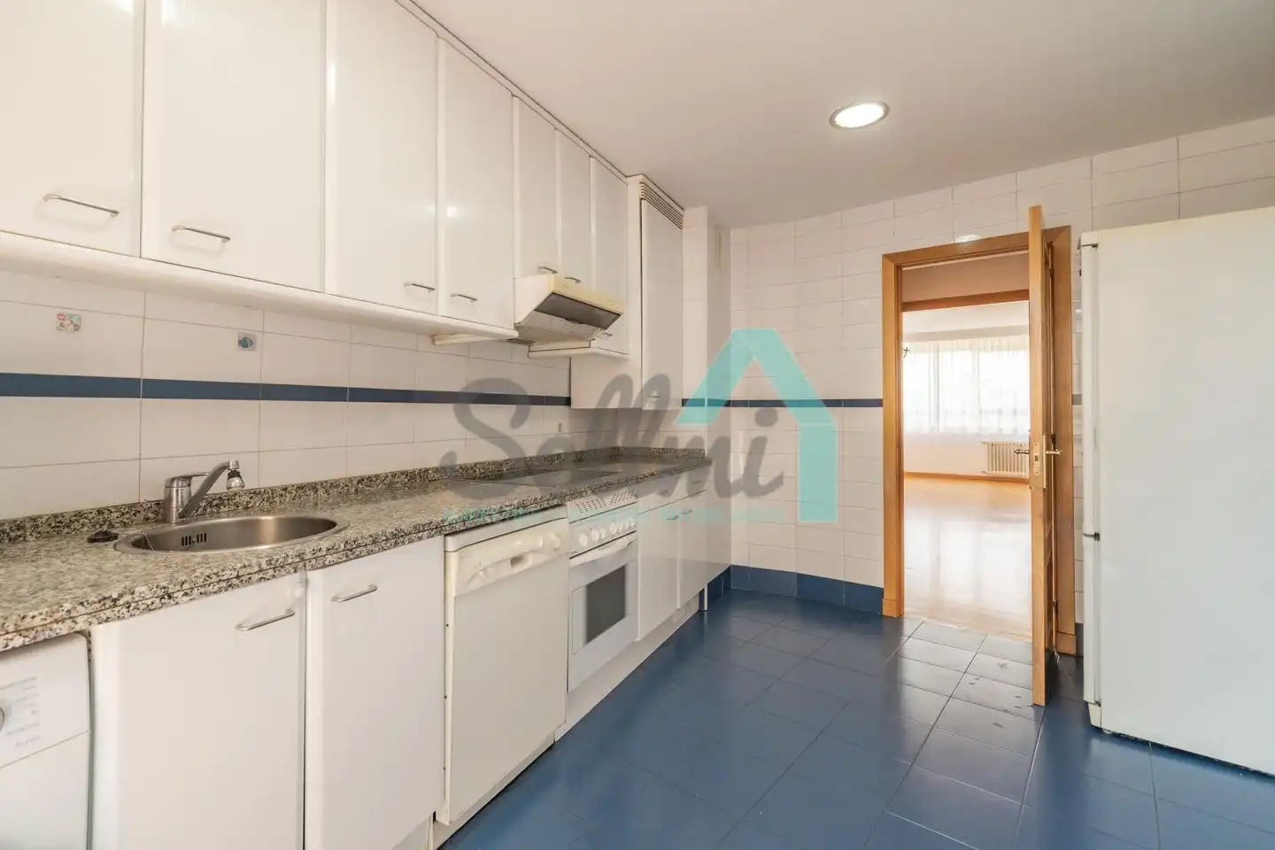 Cocina de Piso de alquiler en Oviedo  con Calefacción, Parquet y Terraza