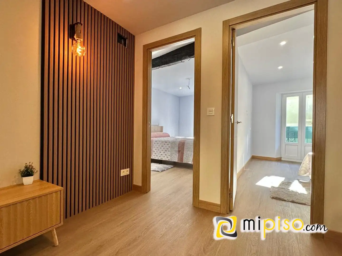 Piso en venta en Laredo con Calefacción, Amueblado y Balcón