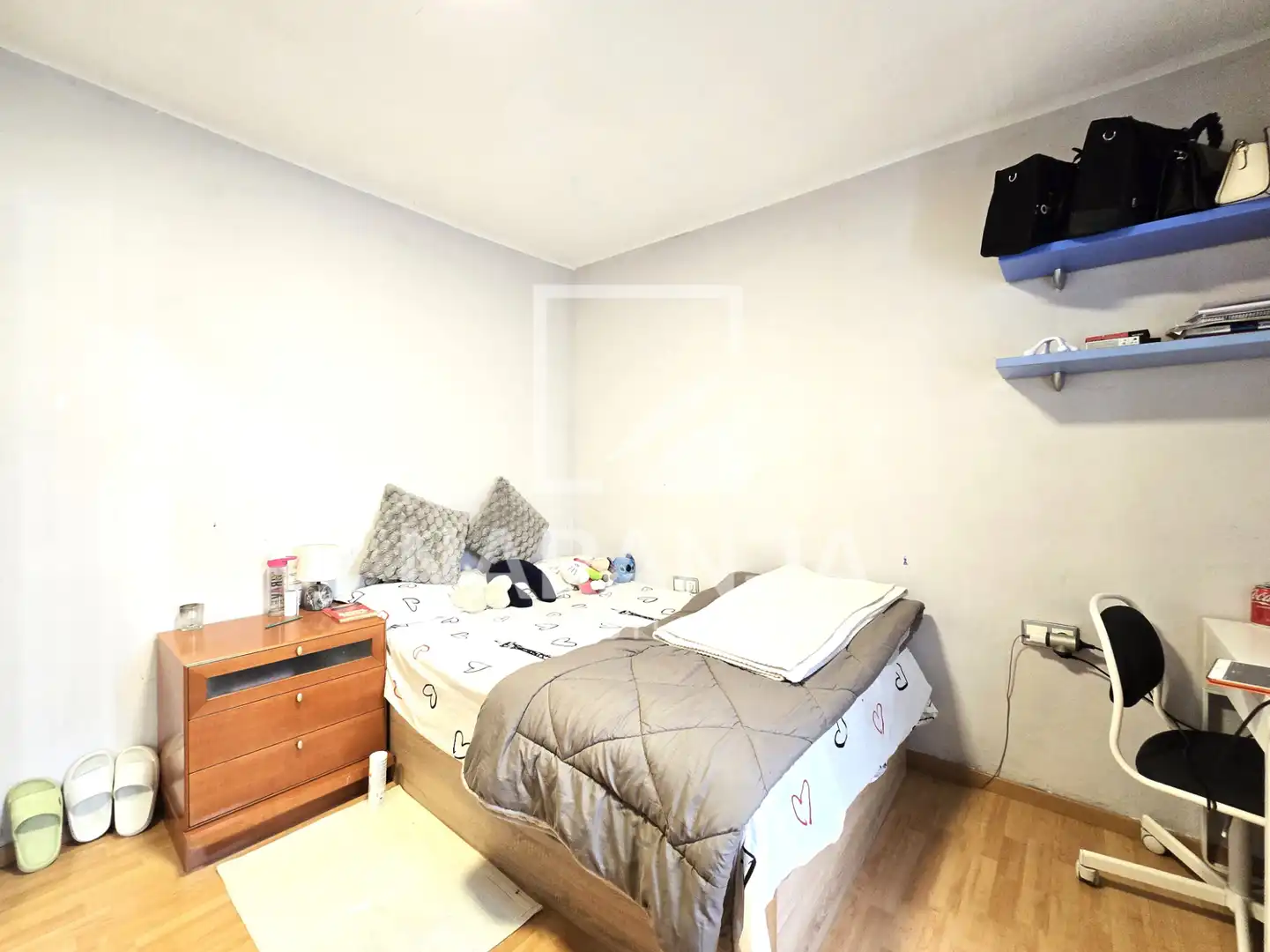 Schlafzimmer von Wohnung zum Verkauf in Santa Coloma de Gramenet mit Balkon