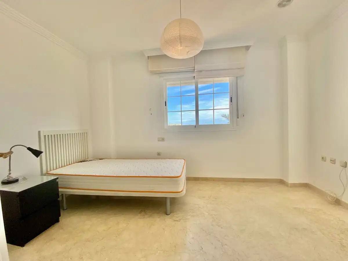 Dormitori de Àtic de lloguer amb opció a compra en Marbella amb Aire condicionat, Terrassa i Moblat