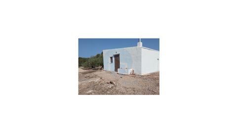 Finca cerca de lAmpolla con dos Casetas