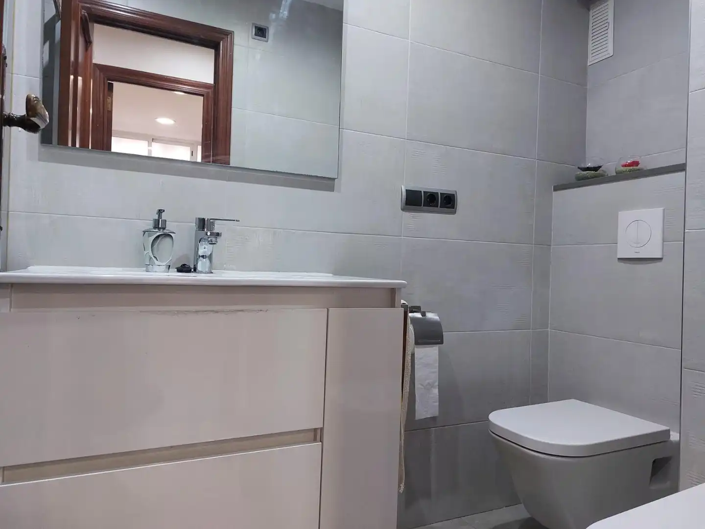 Baño de Piso en venta en Mislata con Aire acondicionado y Balcón