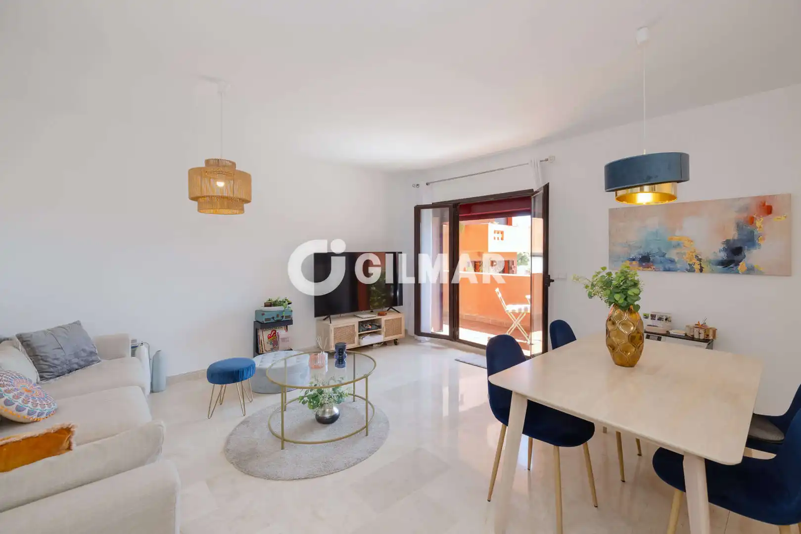 Sala de estar de Apartamento en venta en Estepona con Calefacción, Trastero y Piscina